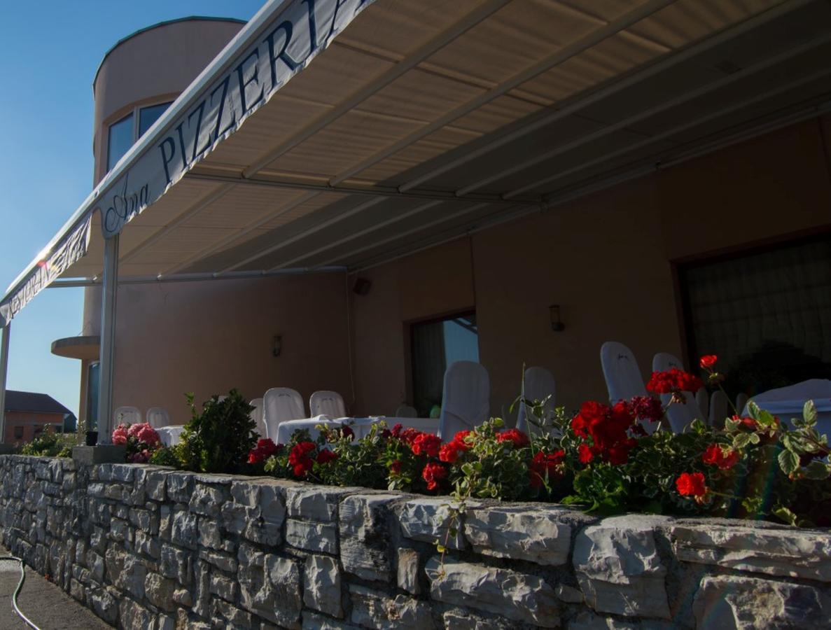 Hotel Ana Gospic Exterior photo