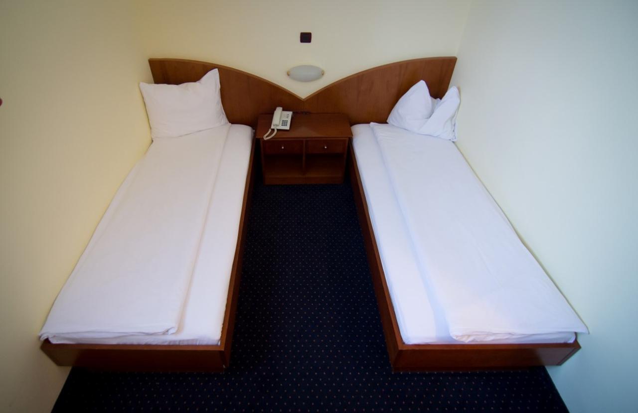 Hotel Ana Gospic Exterior photo