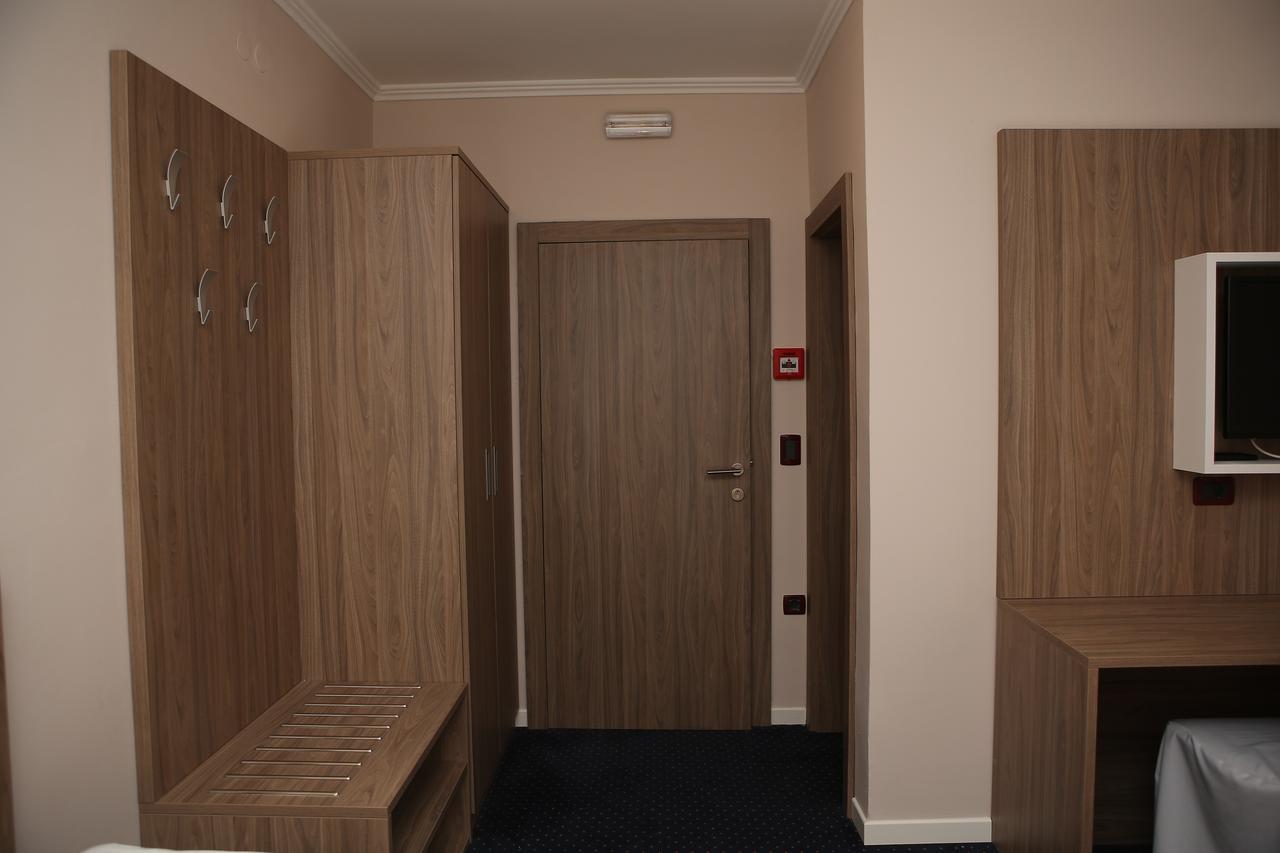 Hotel Ana Gospic Exterior photo