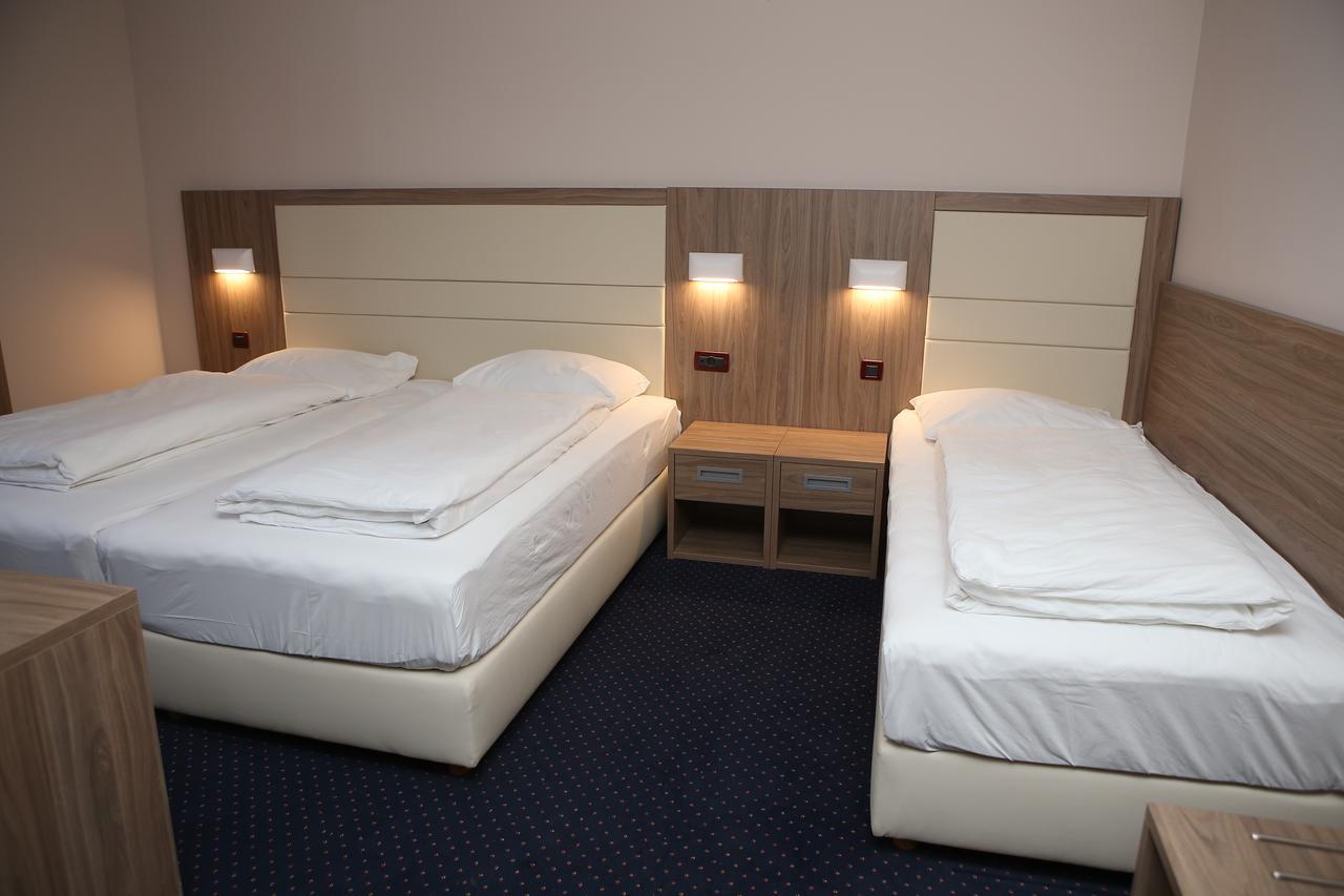 Hotel Ana Gospic Exterior photo