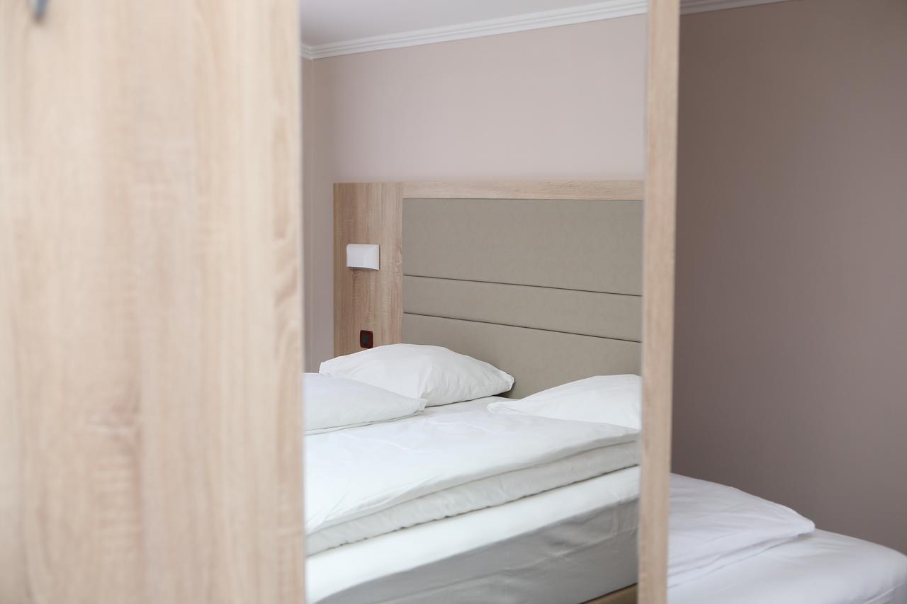 Hotel Ana Gospic Exterior photo