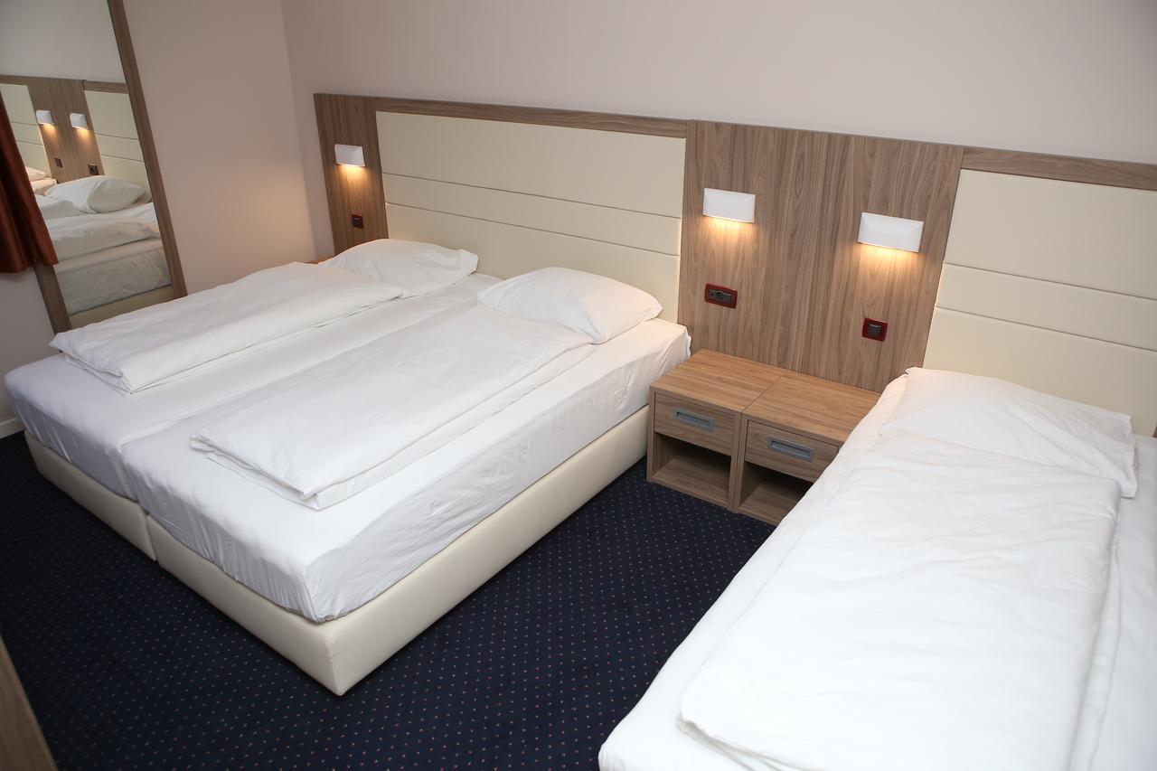 Hotel Ana Gospic Exterior photo